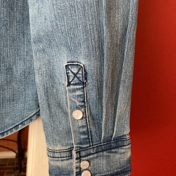 CHIQLE LIGHTBLUE WESTERN POINTED YOKES DENIM SHIRT - Picture 7 of 7